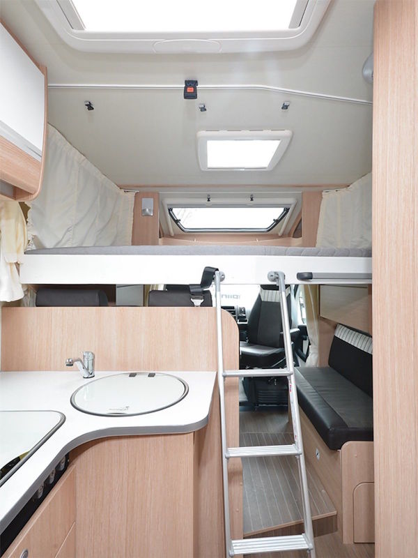 Camperplaza Sunlight T67 binnen3